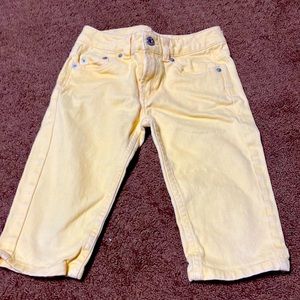Levi’s size 10 banana yellow Capri-to knee shorts, EUC waist adjuster